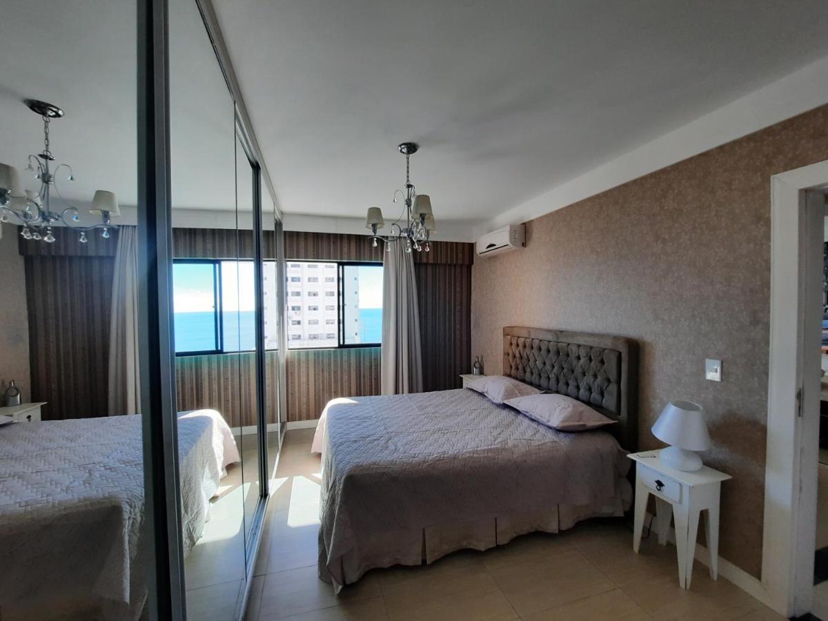 3 Suites Linda Vista Da Orla De Bc A 50M Da Praia - Somente Familiares Balneário Camboriú المظهر الخارجي الصورة