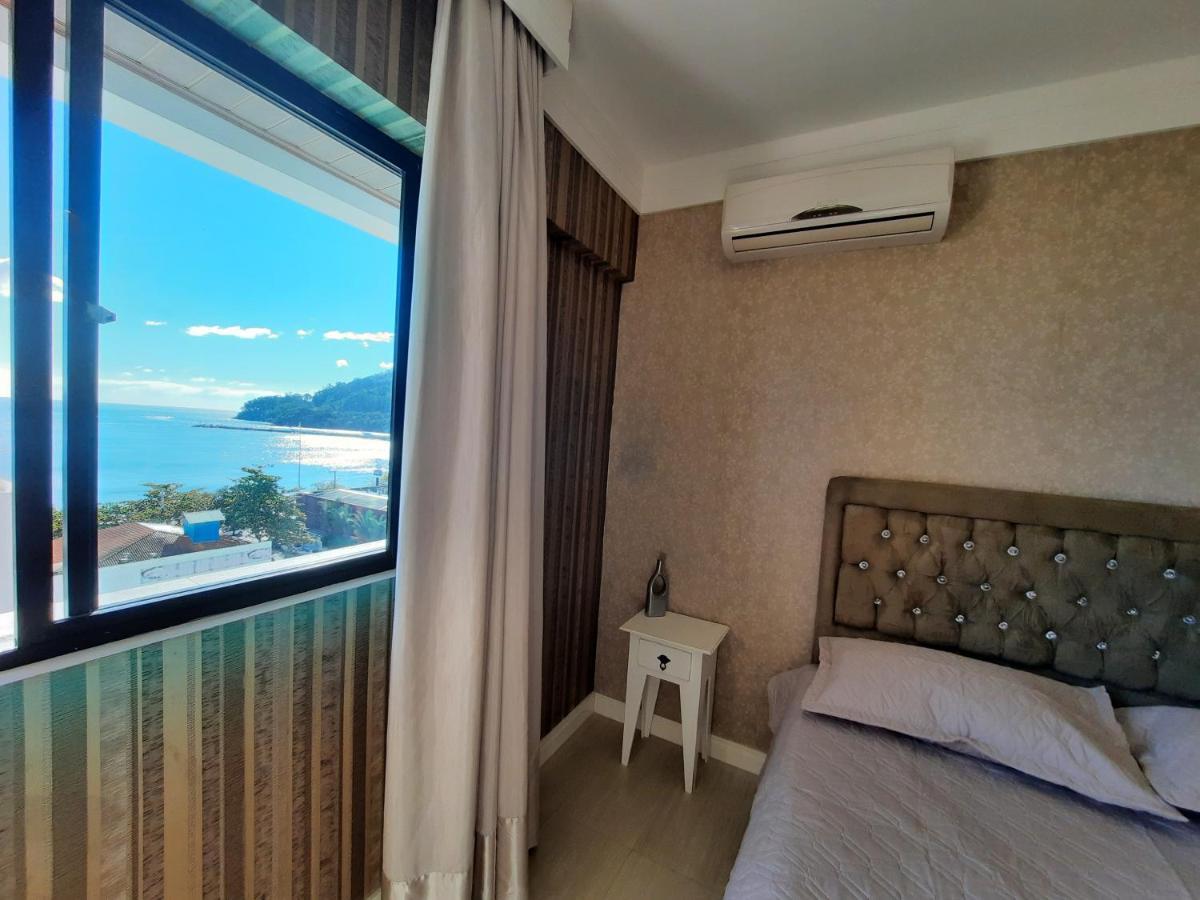 3 Suites Linda Vista Da Orla De Bc A 50M Da Praia - Somente Familiares Balneário Camboriú المظهر الخارجي الصورة