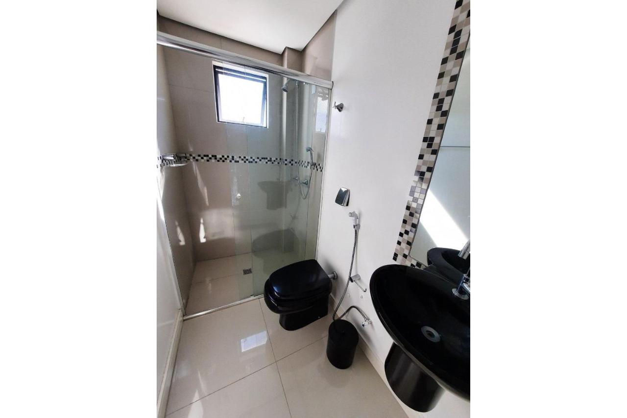 3 Suites Linda Vista Da Orla De Bc A 50M Da Praia - Somente Familiares Balneário Camboriú المظهر الخارجي الصورة