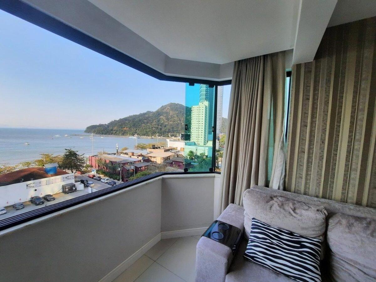3 Suites Linda Vista Da Orla De Bc A 50M Da Praia - Somente Familiares Balneário Camboriú المظهر الخارجي الصورة