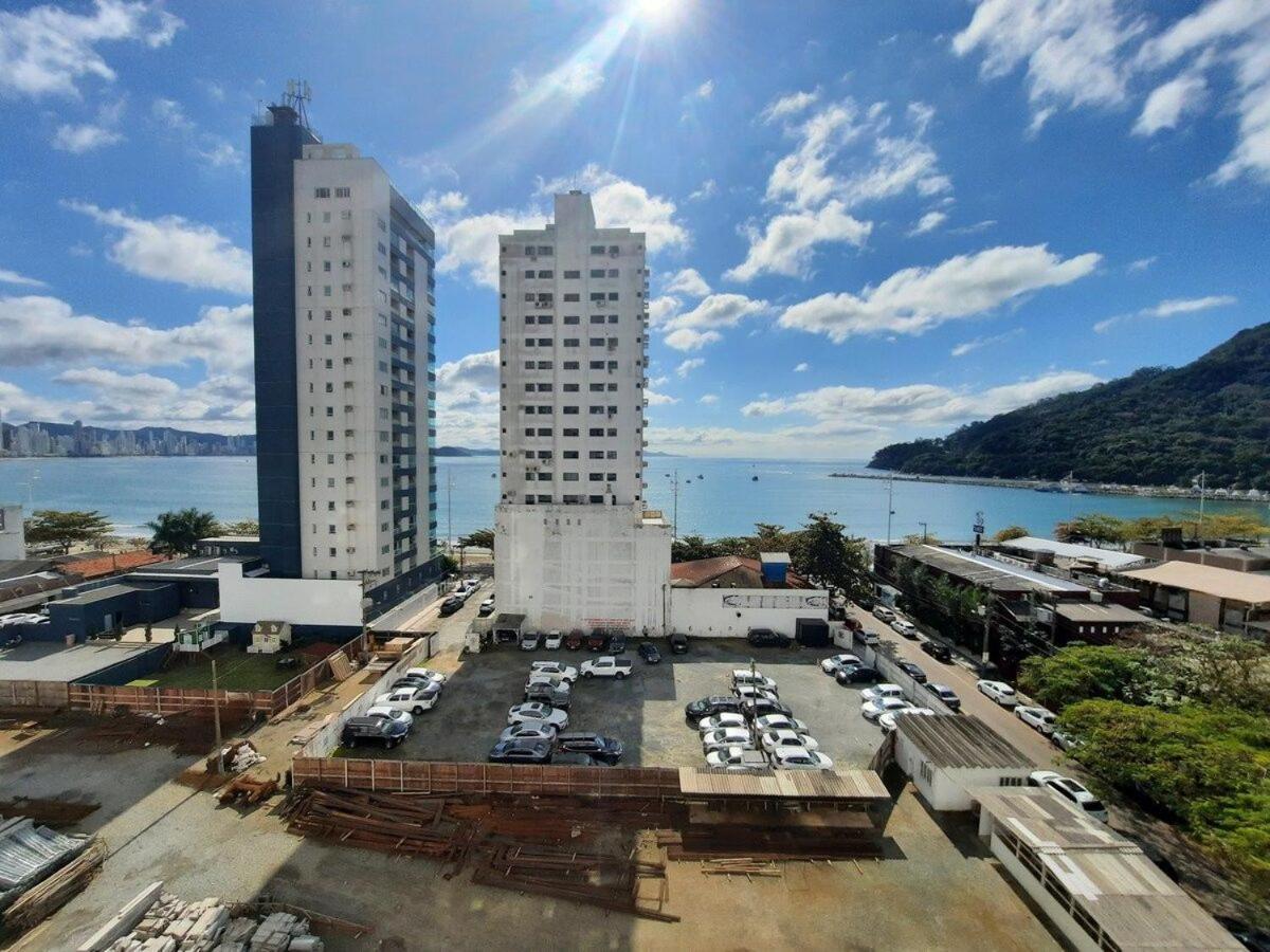 3 Suites Linda Vista Da Orla De Bc A 50M Da Praia - Somente Familiares Balneário Camboriú المظهر الخارجي الصورة
