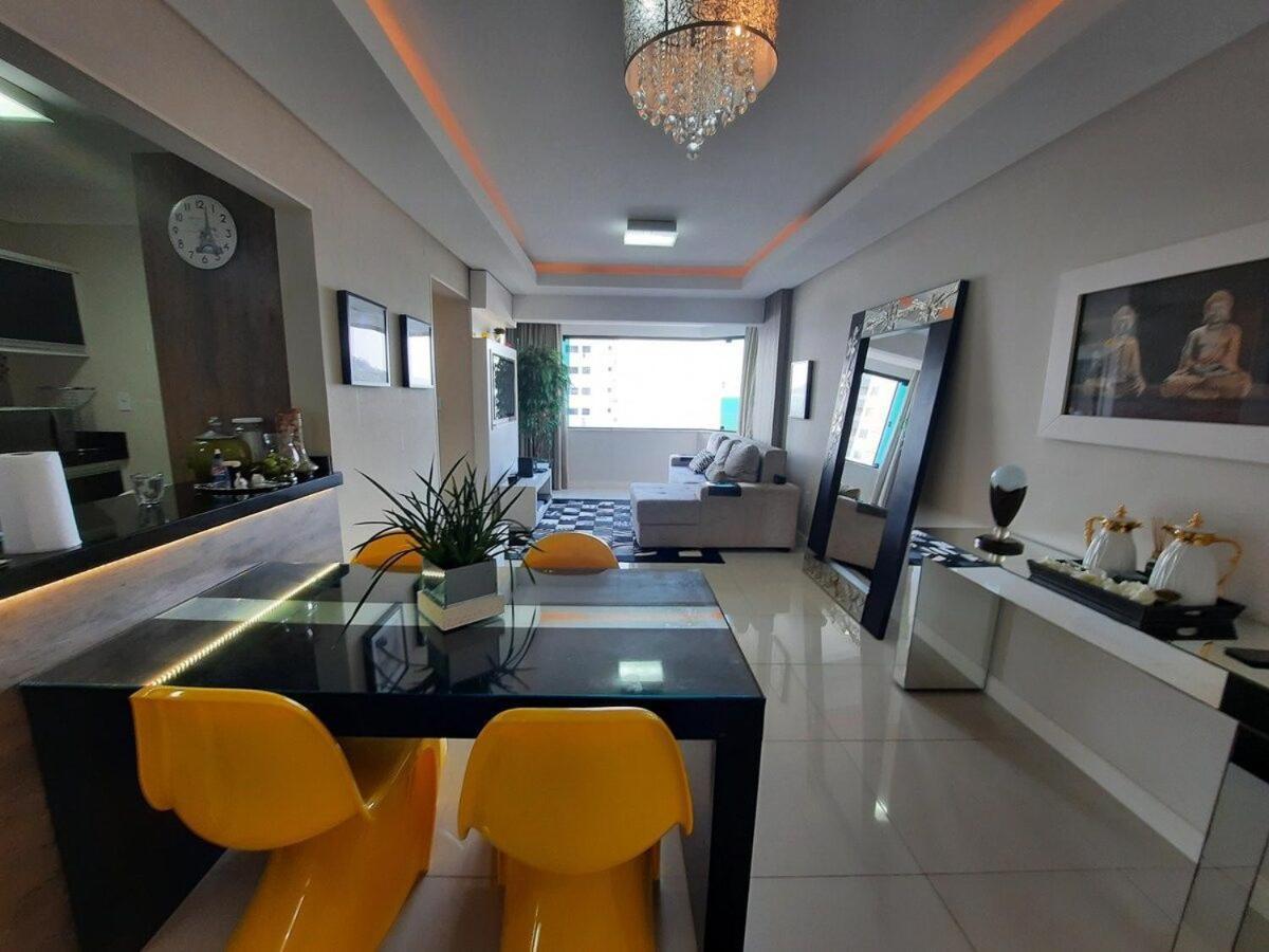 3 Suites Linda Vista Da Orla De Bc A 50M Da Praia - Somente Familiares Balneário Camboriú المظهر الخارجي الصورة