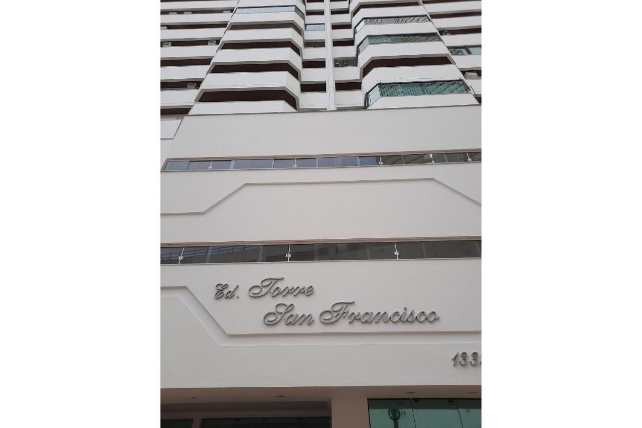 3 Suites Linda Vista Da Orla De Bc A 50M Da Praia - Somente Familiares Balneário Camboriú المظهر الخارجي الصورة