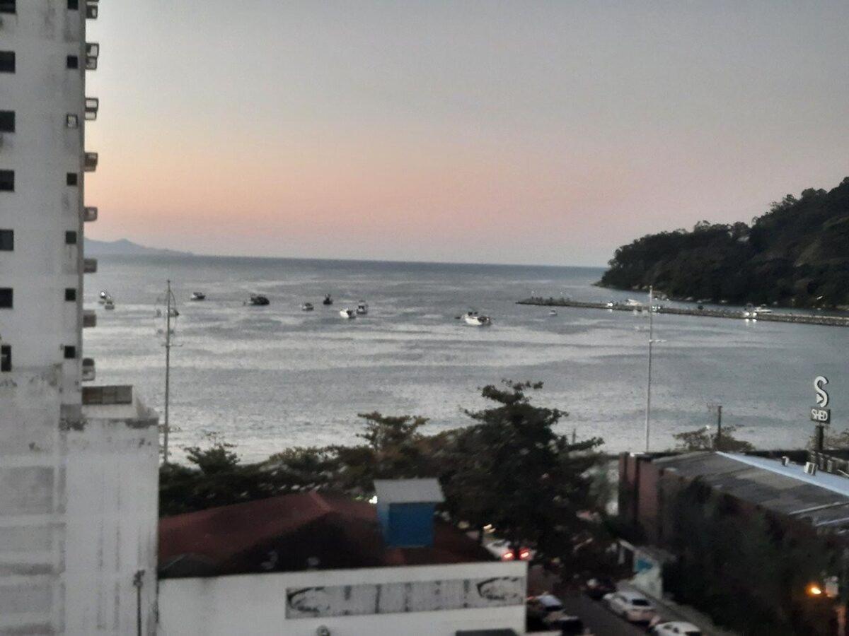 3 Suites Linda Vista Da Orla De Bc A 50M Da Praia - Somente Familiares Balneário Camboriú المظهر الخارجي الصورة