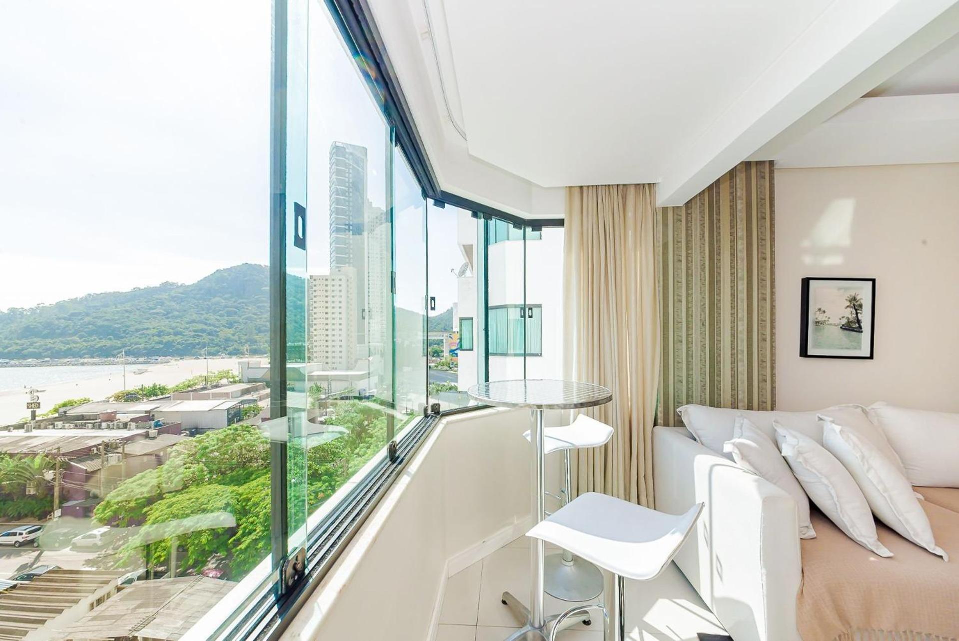 3 Suites Linda Vista Da Orla De Bc A 50M Da Praia - Somente Familiares Balneário Camboriú المظهر الخارجي الصورة