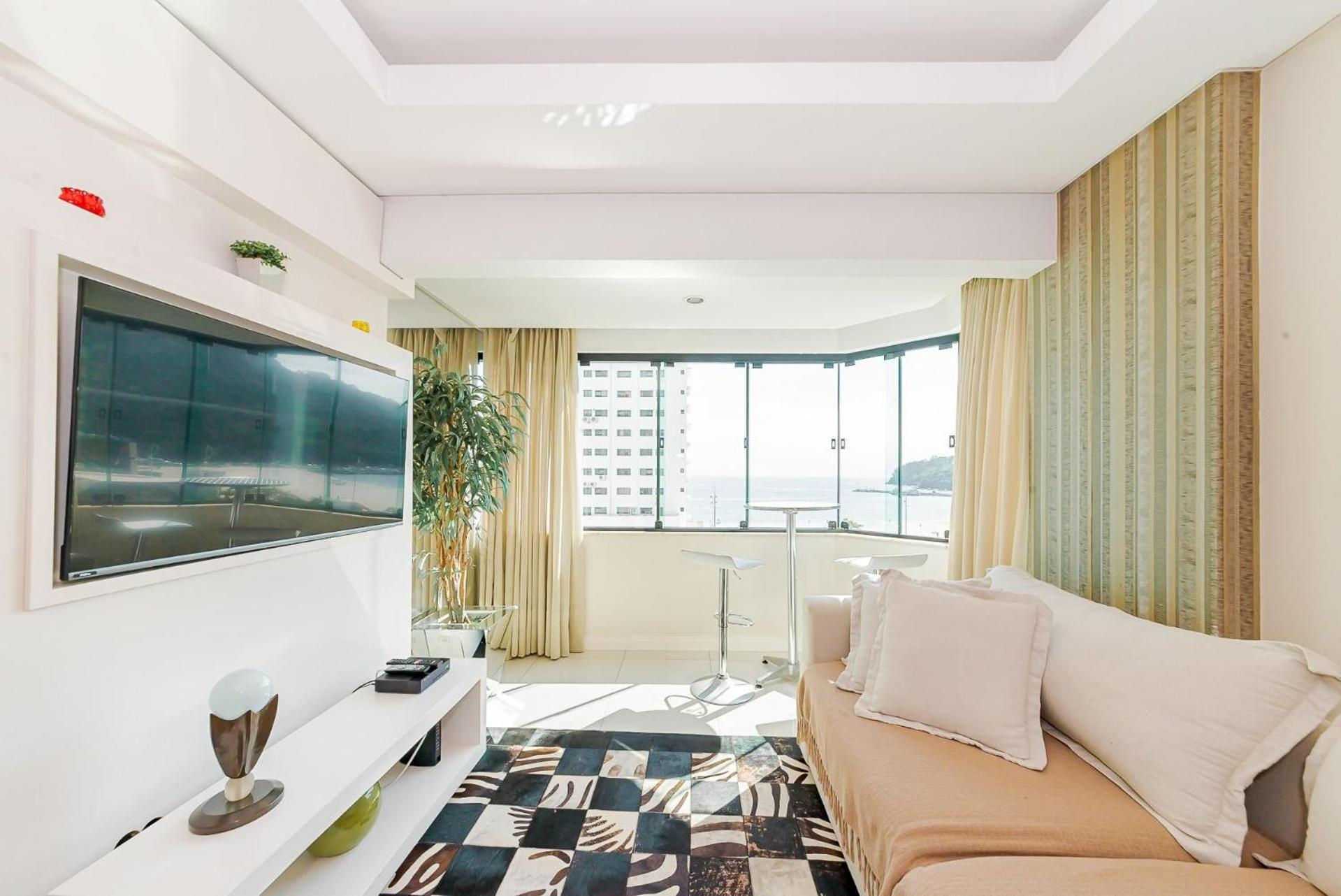 3 Suites Linda Vista Da Orla De Bc A 50M Da Praia - Somente Familiares Balneário Camboriú المظهر الخارجي الصورة