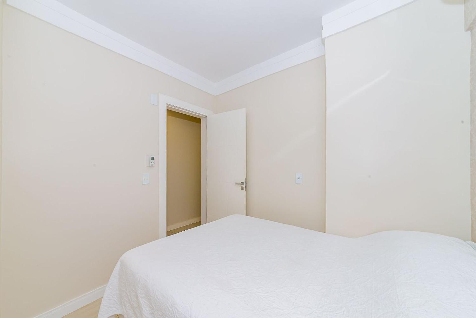 3 Suites Linda Vista Da Orla De Bc A 50M Da Praia - Somente Familiares Balneário Camboriú المظهر الخارجي الصورة