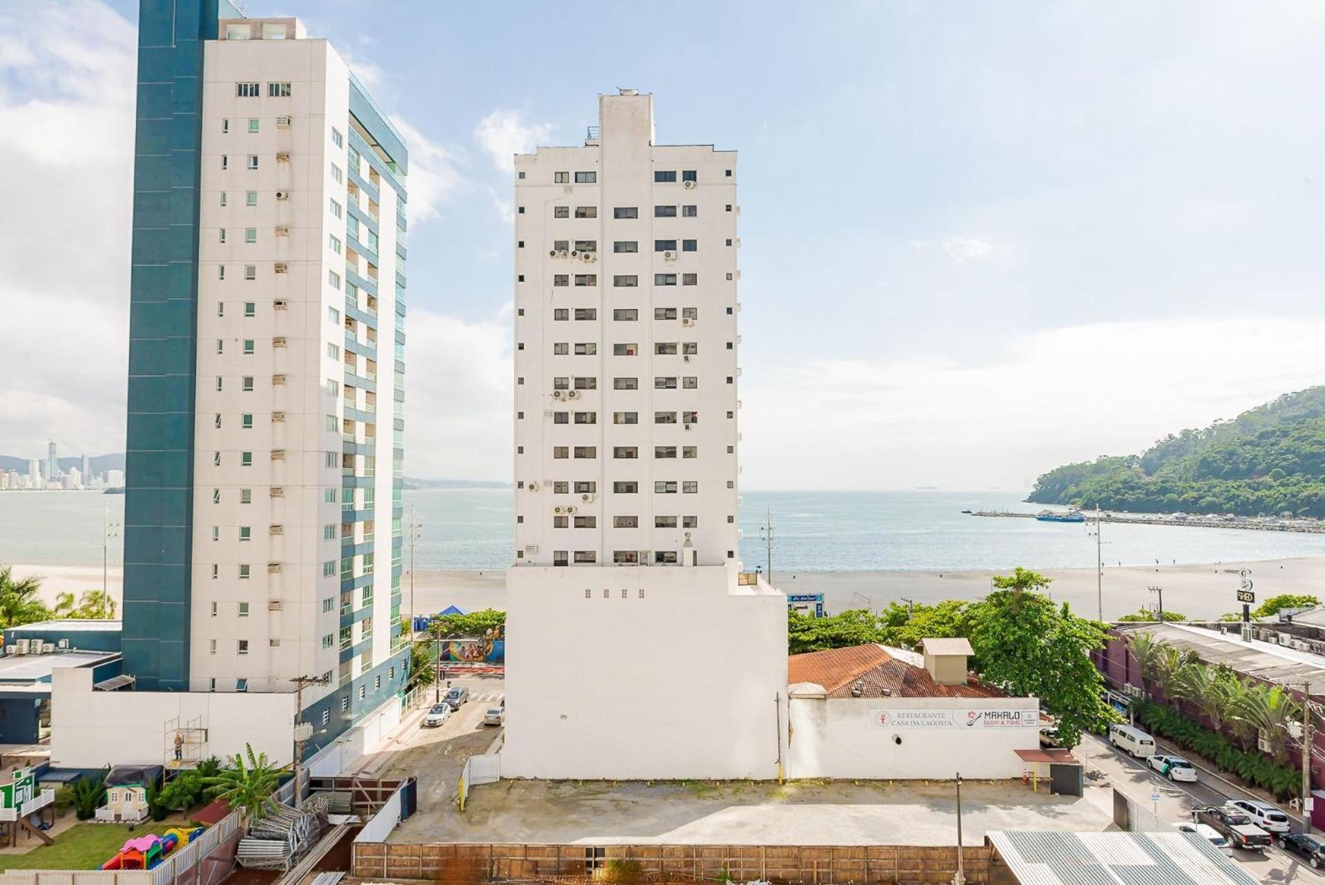 3 Suites Linda Vista Da Orla De Bc A 50M Da Praia - Somente Familiares Balneário Camboriú المظهر الخارجي الصورة