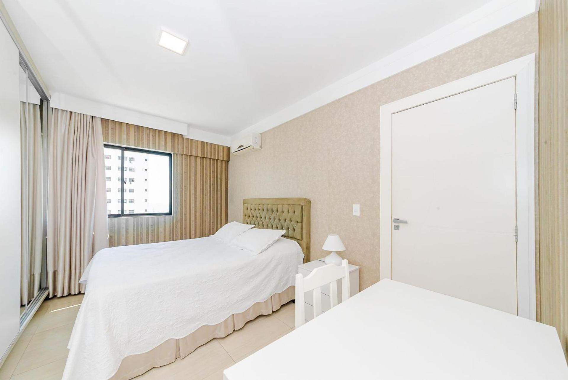 3 Suites Linda Vista Da Orla De Bc A 50M Da Praia - Somente Familiares Balneário Camboriú المظهر الخارجي الصورة